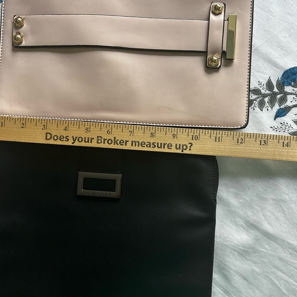 TWO clutches/tablet holders – very nice! - Picture 13 of 14